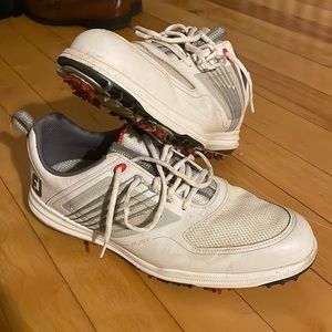 FJ Mens 11.5 spiked golf shoes